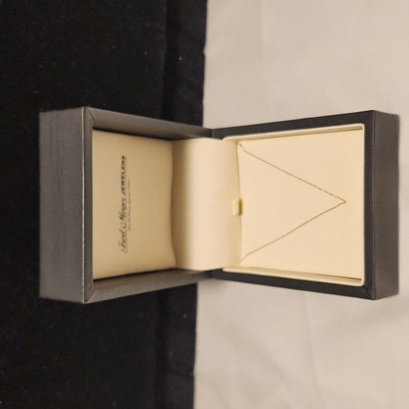 Fred and Meyer Jewelers delicate 14K Chain.  NIB - Picture 4 of 5